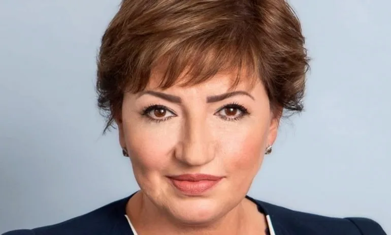 Анна Александрова: Политическата криза в страната и бъдещите събития са пряка вина на ИТН, ДБ, ИМВ, БСП, ДПС и техния общ патрон Румен Радев - Tribune.bg