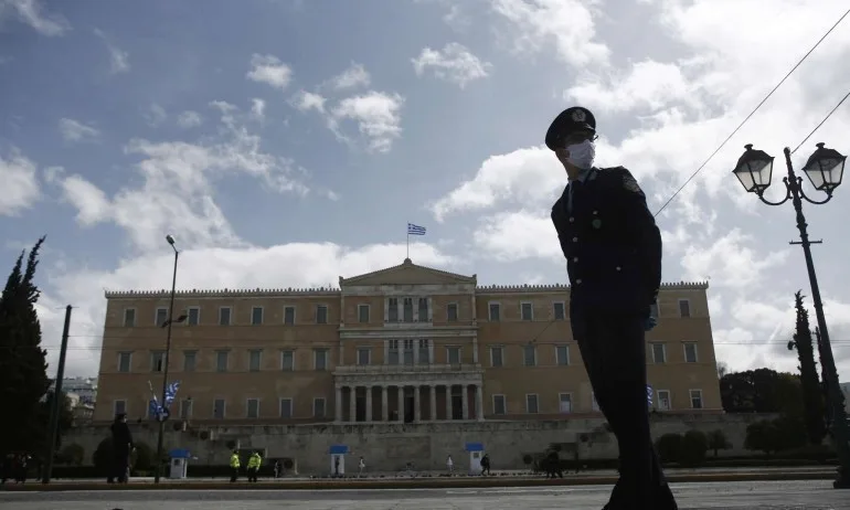 На 500 евро скача глобата за нарушаване на мерките в Гърция - Tribune.bg