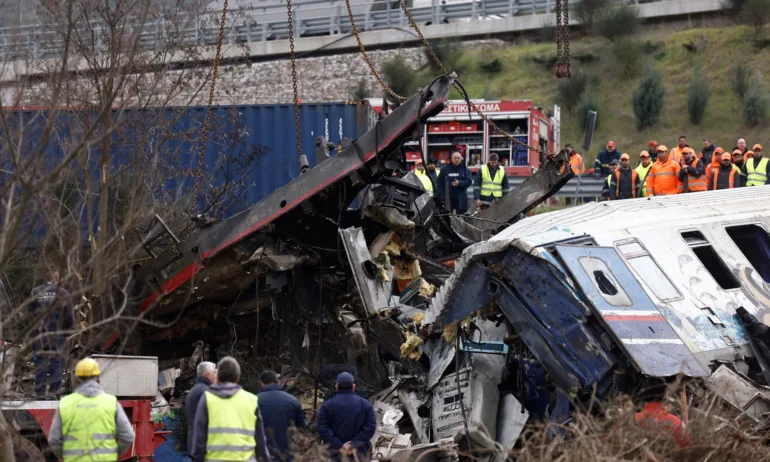 Министърът на транспорта на Гърция подаде оставка - Tribune.bg