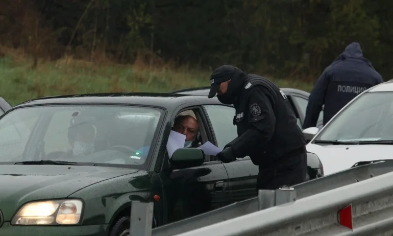 100 от 350 декларирали, че отиват на работа в София, но нямали трудови договори - Tribune.bg