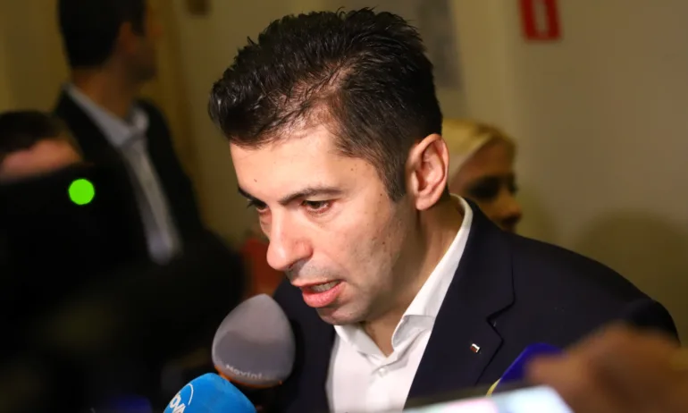 Кирил Петков: Проектоправителството е по същество кабинет Борисов-Радев-Пеевски - Tribune.bg
