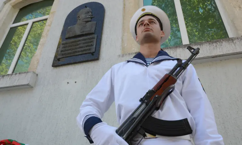 Варна празнува Съединението с историческа възстановка и голямо хоро - Tribune.bg