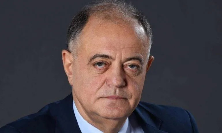 Атанас Атанасов ласкае Радев: Нямам нито една забележка - Tribune.bg