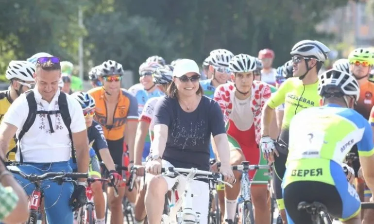 Точно преди Бузлуджа: Нинова разреши местни коалиции на БСП с ДПС - Tribune.bg