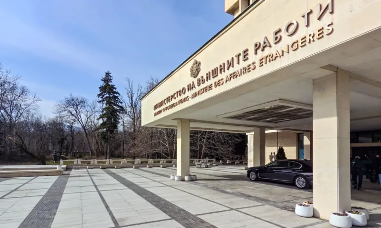 МВнР: Изборите зад граница приключиха - Tribune.bg