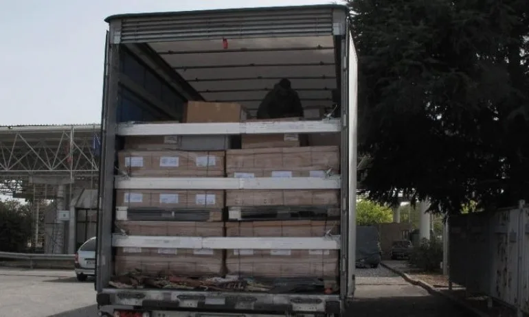 Граничарите хванаха шестима нелегални мигранти, укрити в камион - Tribune.bg