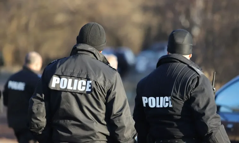 Любовен екшън в Ботевград: Мъж заплаши бившата си с нож, новият ѝ приятел отвърна с изстрели - Tribune.bg