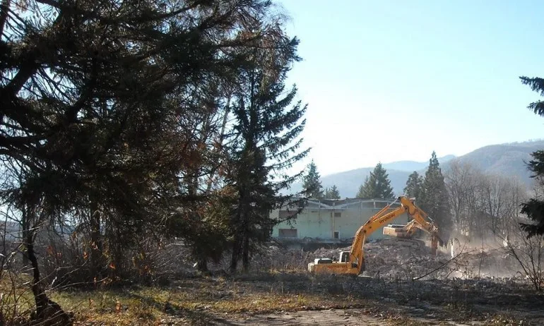 Антон Тодоров: След приватизация от социалисти – заводи изглеждат като след война - Tribune.bg