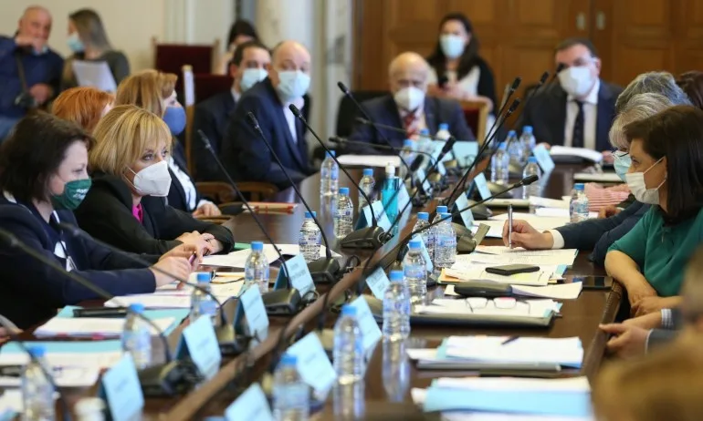 Здравната комисия прие искането за внос на Спутник V - Tribune.bg