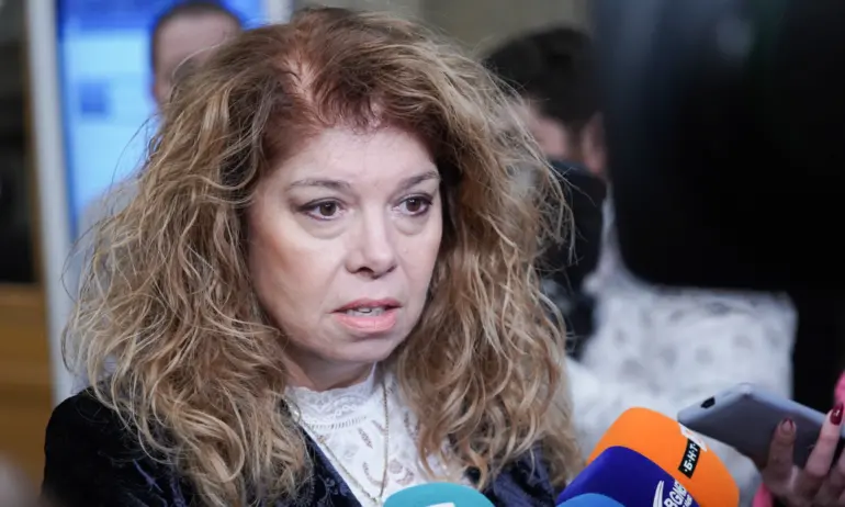 Илияна Йотова: Бързата промяна на Конституцията се прави конкретно срещу президента Радев - Tribune.bg