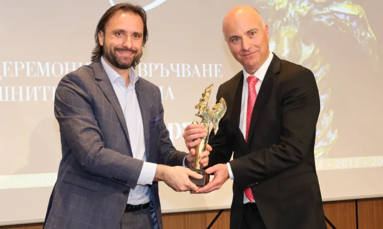 Главният изпълнителен директор на Fibank Никола Бакалов е отличен с наградата Банкер на годината 2022 - Tribune.bg