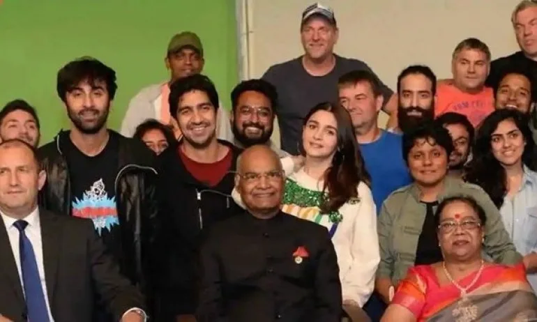 Президентът Румен Радев бил пръв фен на индийските сериали - Tribune.bg