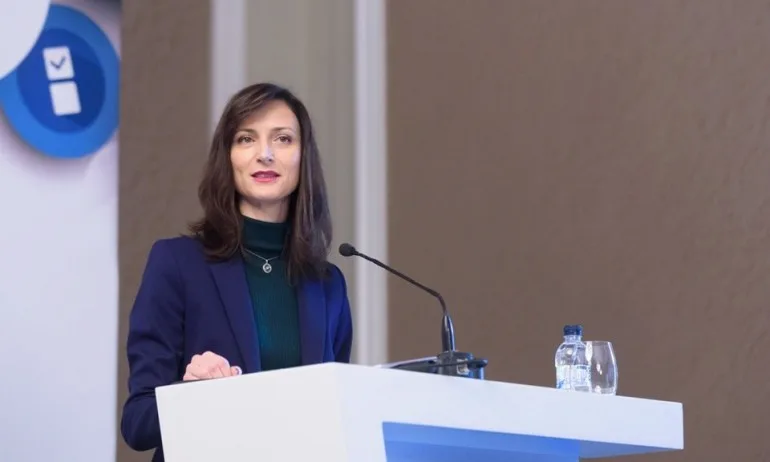 Мария Габриел: 90% от работните места ще изискват дигитални умения само след година - Tribune.bg