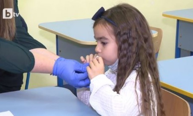 МОН: Над 62% от малките ученици вече са в клас - Tribune.bg