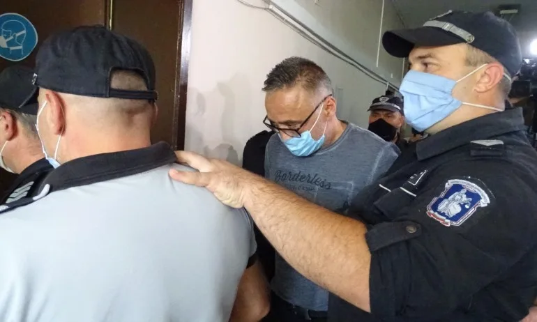 Задържаха и сина на Васил Капланов - Tribune.bg