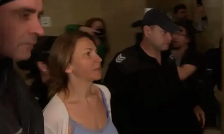 Бившата шефка на Митници Банкова се сдоби с второ обвинение - Tribune.bg