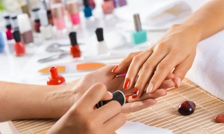 Лунен календар за маникюр и педикюр от 27 януари до 2 февруари - Tribune.bg