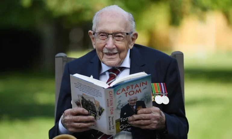 COVID-19 отне живота на капитан Том Мур-станал национален герой по време на пандемията във Великобритания - Tribune.bg