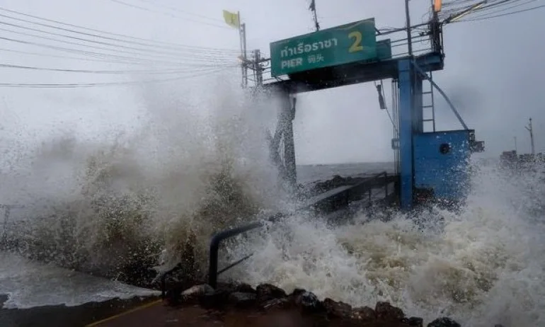 Българи близо до окото на бурята в Тайланд - Tribune.bg