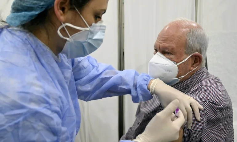 Проучване: Ваксината на Pfizer /BioNTech ефективна и при една доза - Tribune.bg