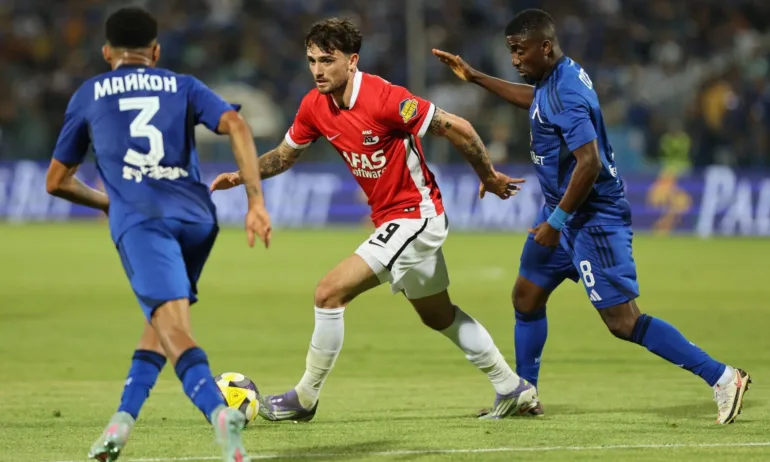 Левски загуби с 0:2 от АЗ Алкмаар пред 32 000 фенове - Tribune.bg