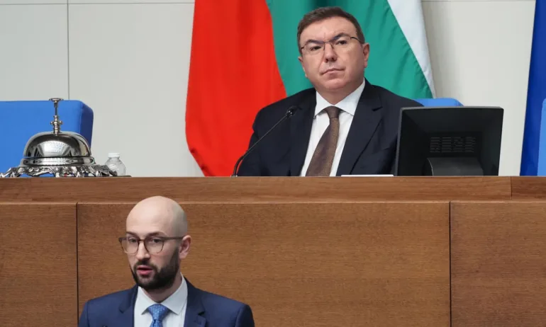 Удължителният закон за бюджета беше приет на първо четене от пленарната зала - Tribune.bg