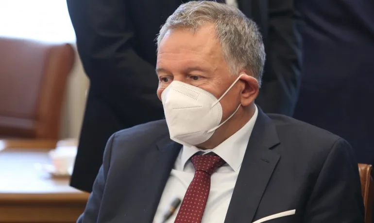 Прокуратурата иска от Кацаров информация за децата, болни от COVID-19 - Tribune.bg