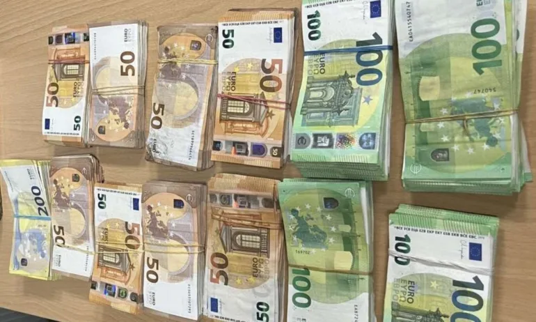 Недекларирана валута за над 1 070 000 лева откриха на МП Капитан Андреево - Tribune.bg