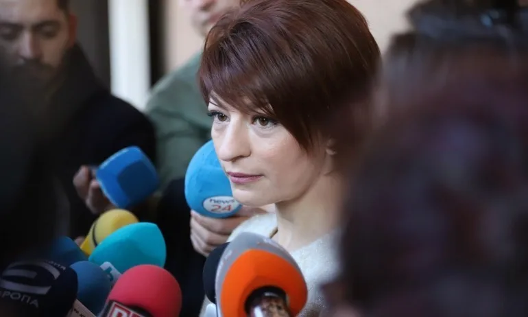 Десислава Атанасова: Всичко си има обяснение, да ви имам източниците… - Tribune.bg