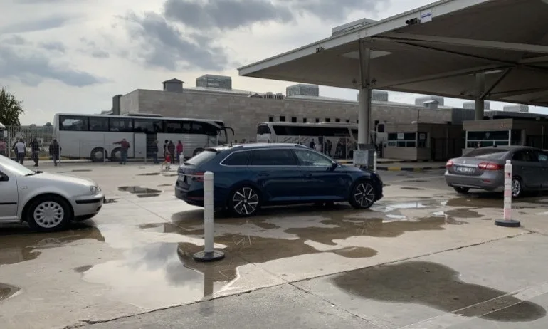 Наплив към Турция преди влизането в сила на новите мерки - Tribune.bg