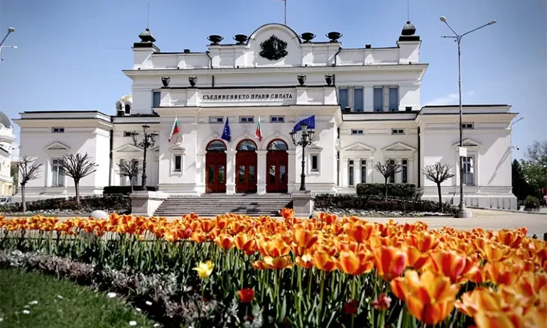 Според Маркет Линкс: ИТН изпадат, Стефан Янев влиза, а ГЕРБ са първи - Tribune.bg