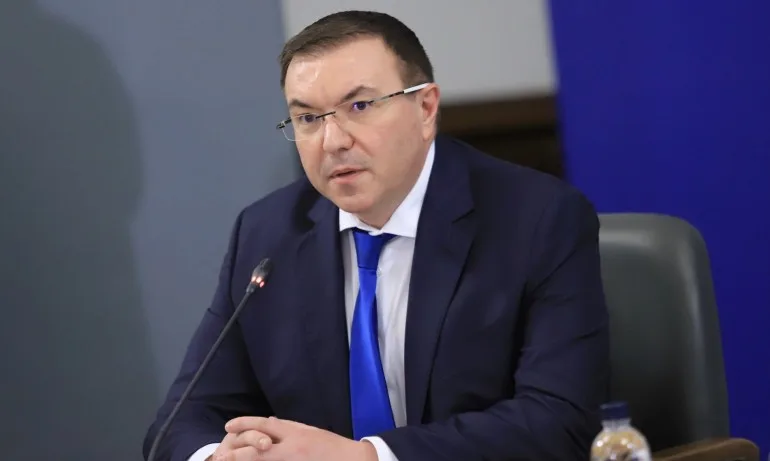 Ангелов: До месец и половина очаквам постигане на пълен контрол на епидемията у нас - Tribune.bg