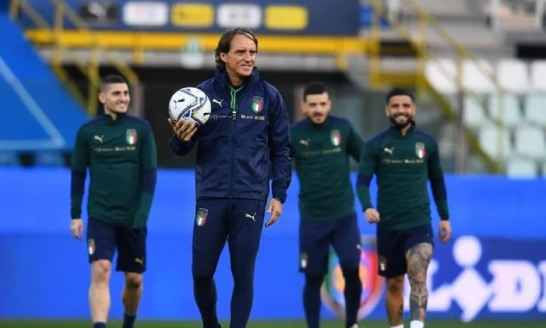 Манчини доволен от Италия преди гостуването в София - Tribune.bg