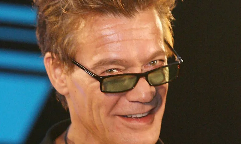 Китаристът Еди Ван Хален загуби битката с рака - Tribune.bg