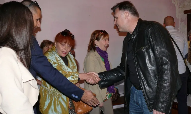 Мирослав Петров: Писателите в Плевен се чувстват изоставени от общинската администрация - Tribune.bg