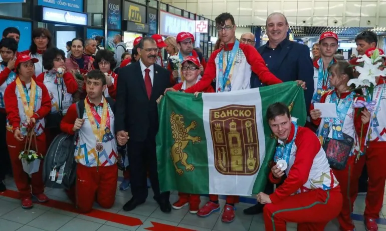 След изключителното представяне – завърнаха се българските представители на Световните летни игри Спешъл Олимпикс - Tribune.bg