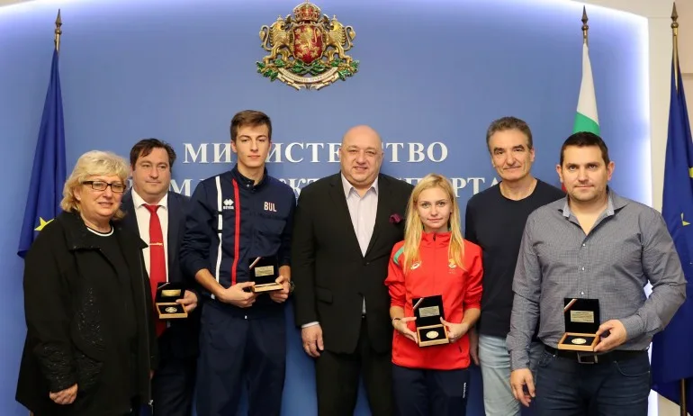 Министър Кралев награди отличилите се фехтовачи през 2019 г. - Tribune.bg