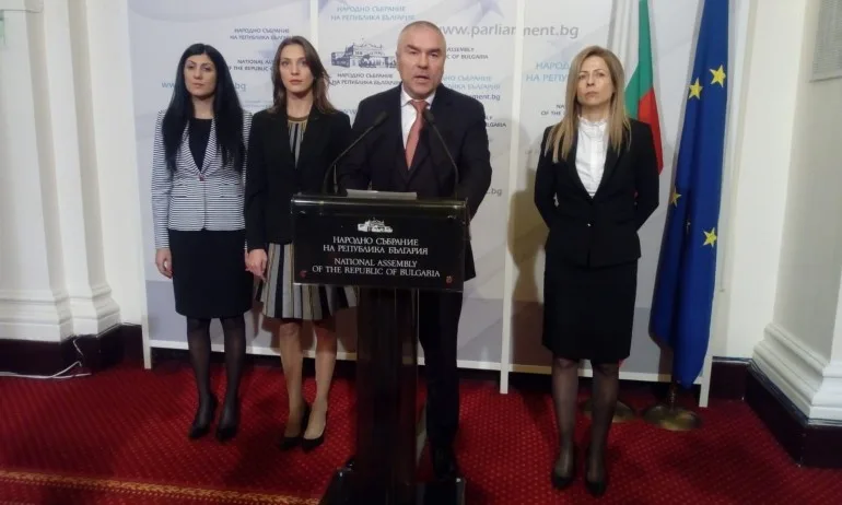 И Марешки ще нарича Корнелия Нинова г-жа Лъжа - Tribune.bg