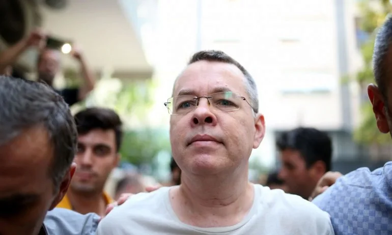 Турция освободи американския пастор Брънсън - Tribune.bg