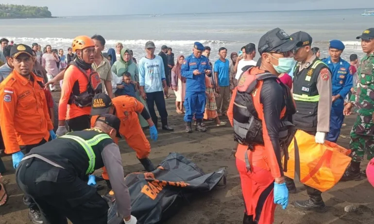 Ферибот потъна на път за Бали, има загинали и изчезнали - Tribune.bg