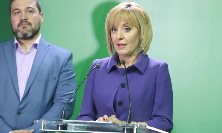 Мая Манолова оплаква безработните с телефон за 2000 лева - Tribune.bg