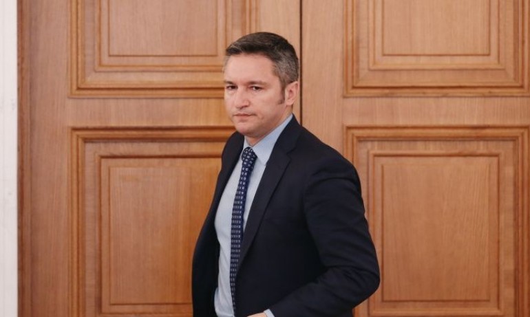 Кристиан Вигенин се притесни за двойната въшна политика на България към РС Македония - Tribune.bg