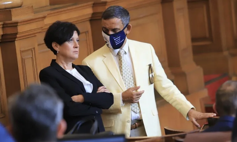 Труд: 6,5 милиона долара заработили протестърите - Tribune.bg