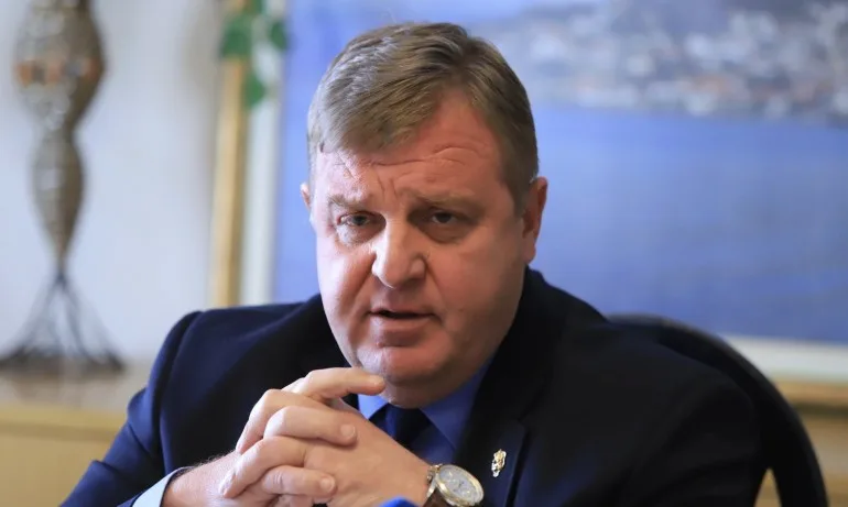 Каракачанов: Инцидентът с МиГ-29 не е заради техническа неизправност - Tribune.bg