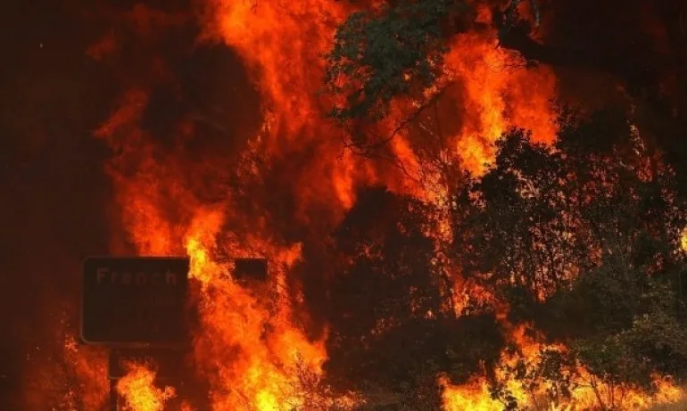 Шест жертви и 17 души в неизвестност при пожарите в американския щат Калифорния - Tribune.bg