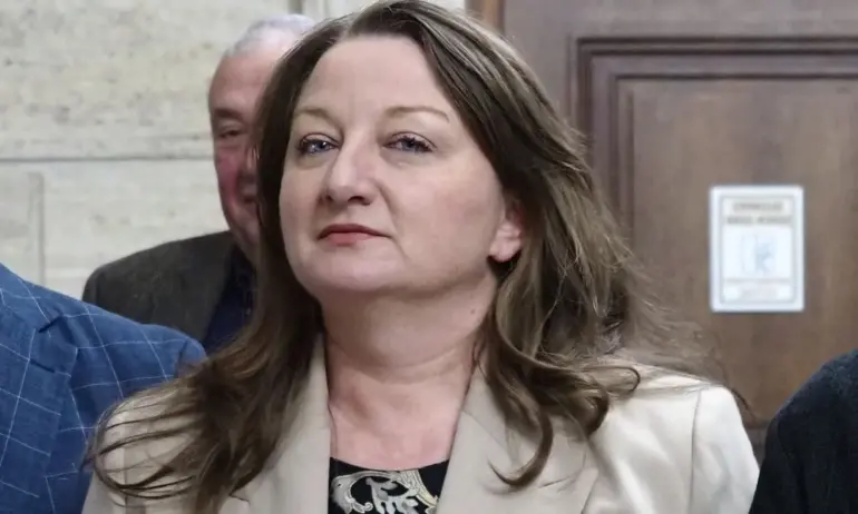 Сачева: Асен Василев знае, че пенсиите се увеличават с 11%, на щуротиите му се връзват само Венко и група съветски учен - Tribune.bg