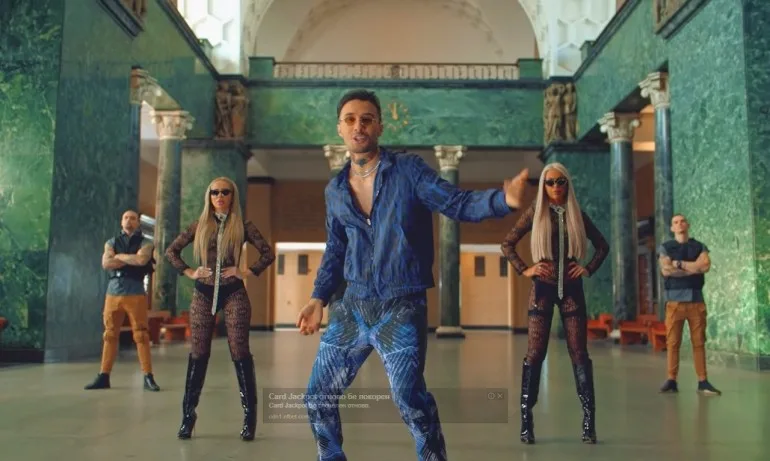 Кой пусна голи жени и въоръжени мъже в Съдебната палата (ВИДЕО) - Tribune.bg