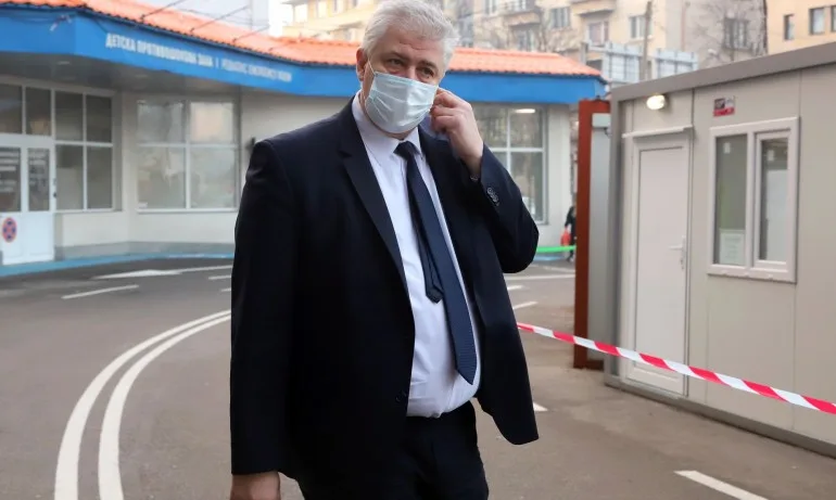 Проф. Асен Балтов: Прави се преразпределяне на ваксините, за да стигнат за всички - Tribune.bg