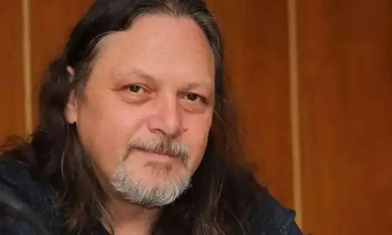 През тоз безсмислено наречен ден за размисъл, никой не размишлява… - Tribune.bg