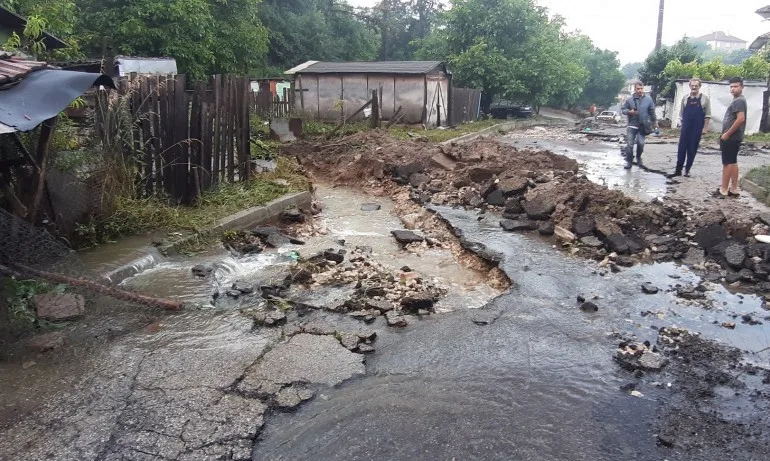 Отмениха бедственото положение след наводнението в Котел - Tribune.bg